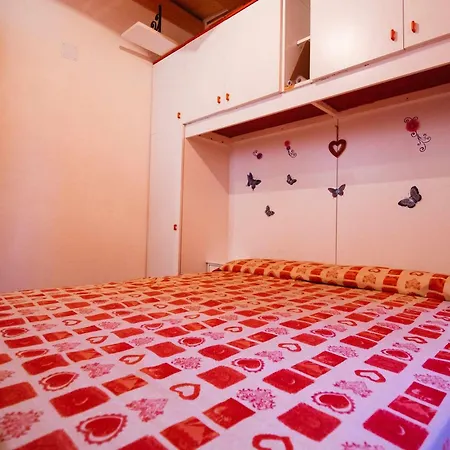 בית נופש Mediterranean Sunset סנטה קרוצ'ה קמרינה